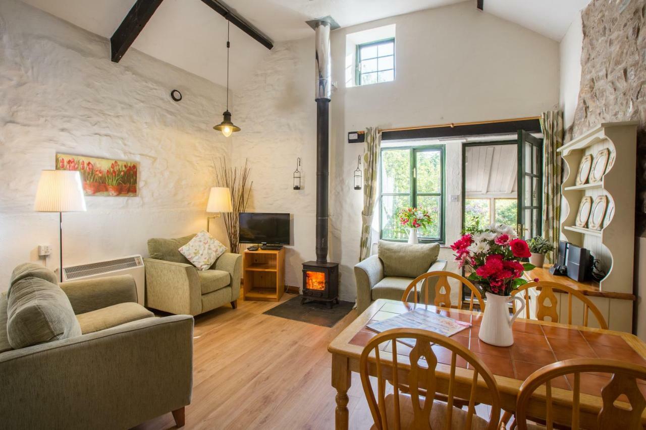 Cwm Connell Coastal Cottages Moylgrove Extérieur photo