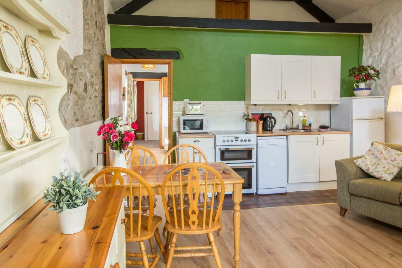 Cwm Connell Coastal Cottages Moylgrove Extérieur photo