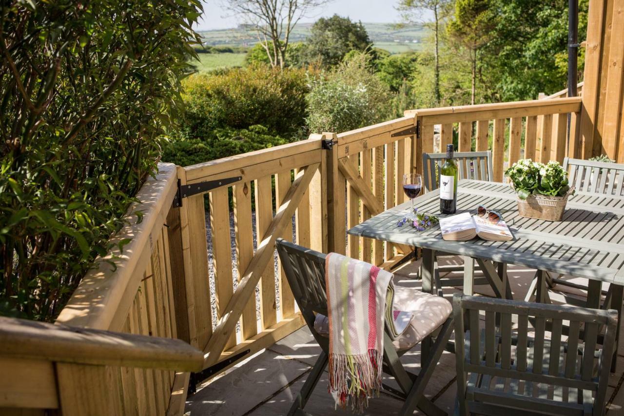 Cwm Connell Coastal Cottages Moylgrove Extérieur photo