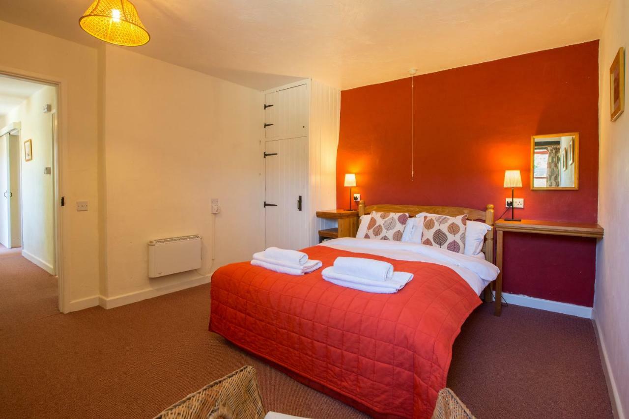 Cwm Connell Coastal Cottages Moylgrove Extérieur photo