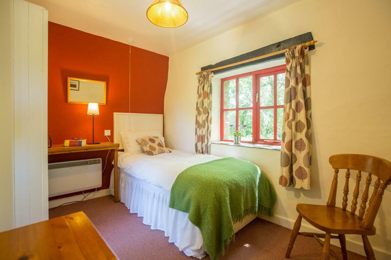 Cwm Connell Coastal Cottages Moylgrove Extérieur photo