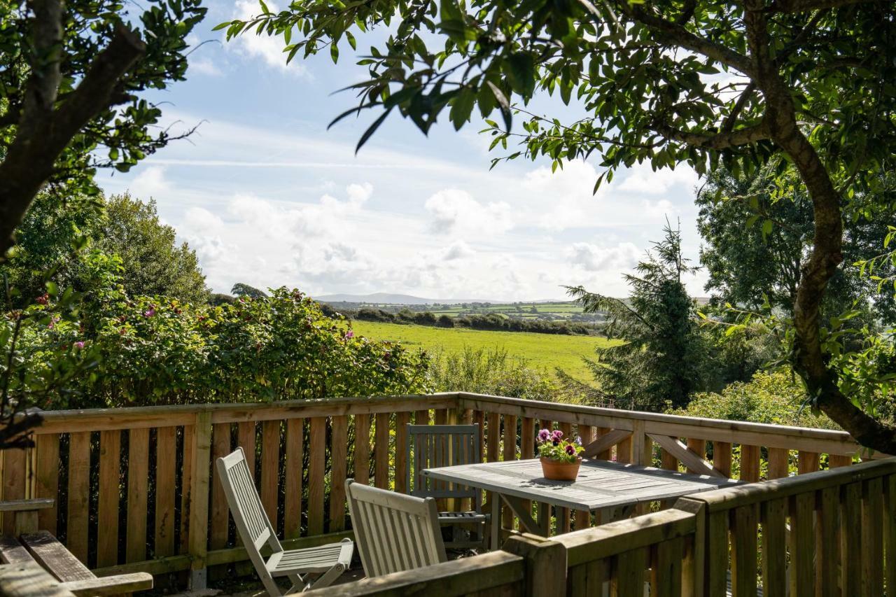 Cwm Connell Coastal Cottages Moylgrove Extérieur photo