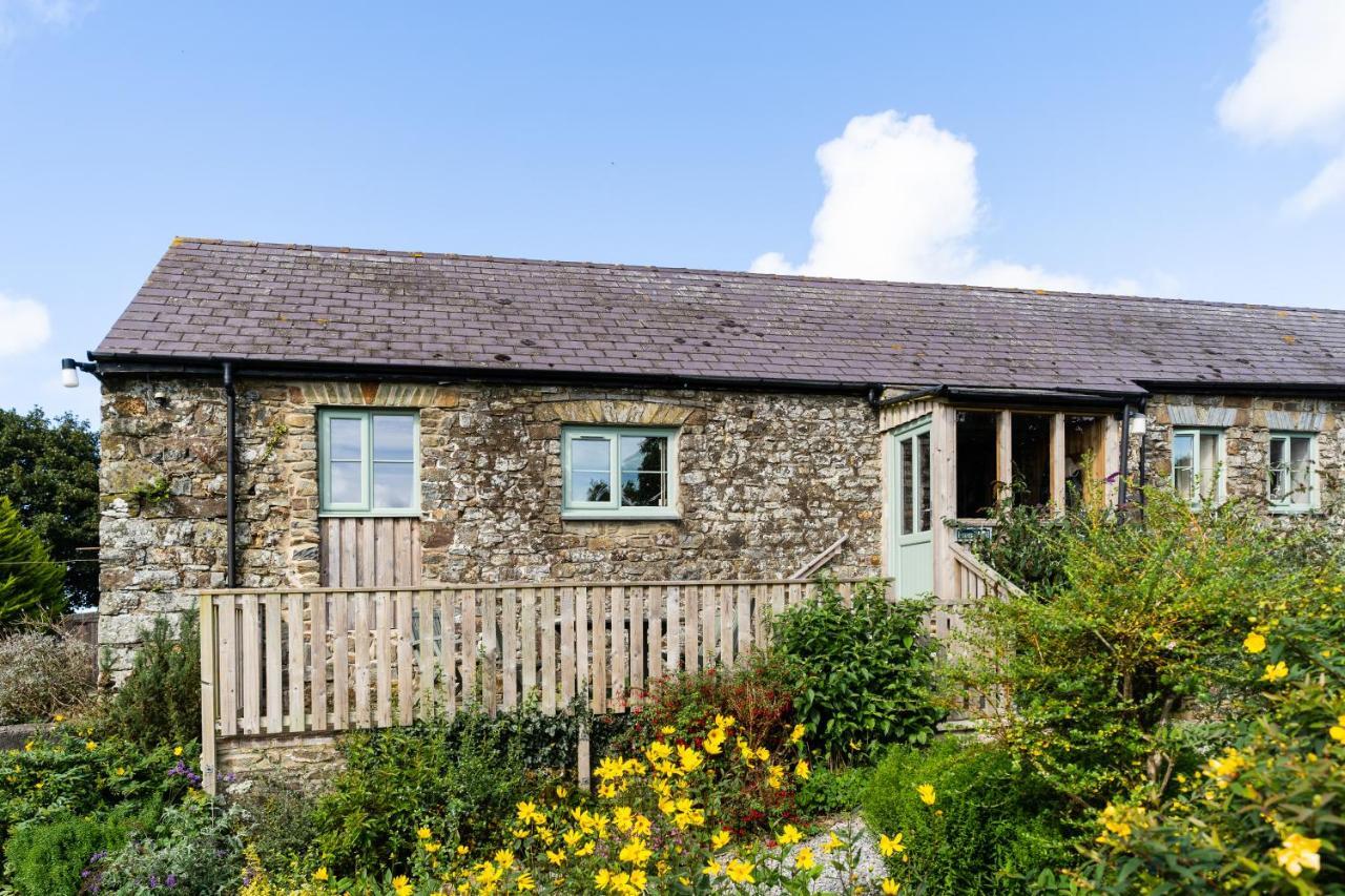 Cwm Connell Coastal Cottages Moylgrove Extérieur photo